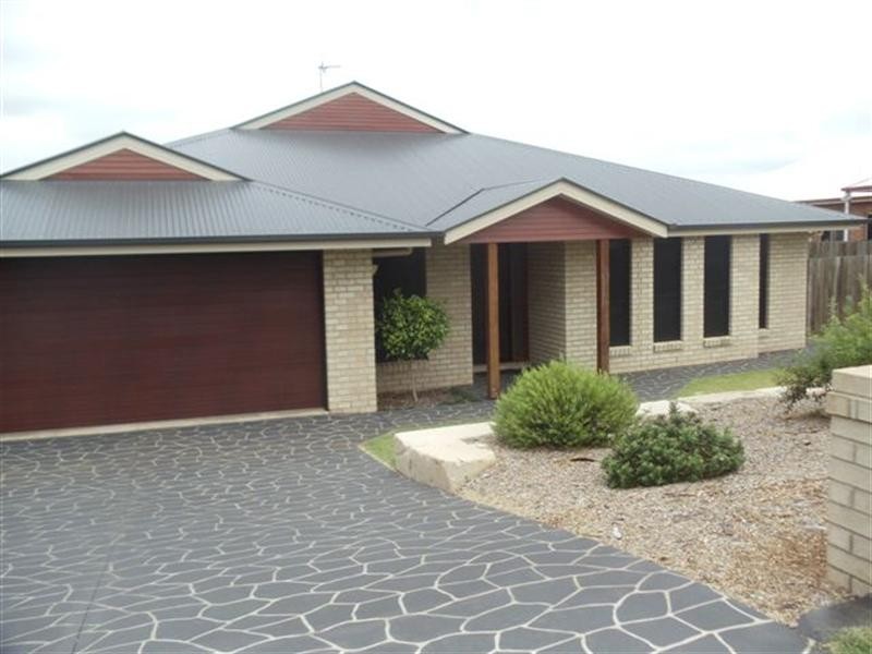 15 Highgrove Drive, Highfields QLD 4352