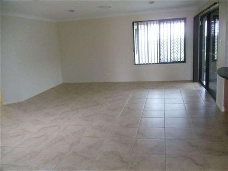 15 Highgrove Drive, Highfields QLD 4352