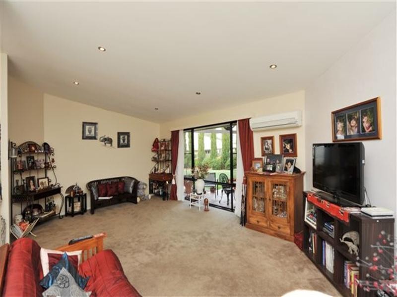 7 Manooka Crescent, Highfields QLD 4352