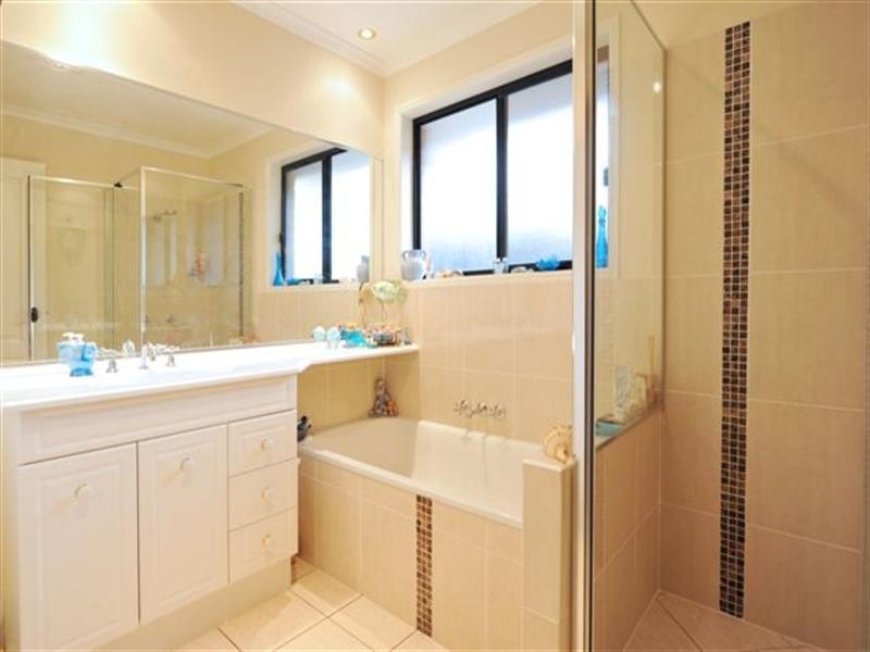 7 Manooka Crescent, Highfields QLD 4352