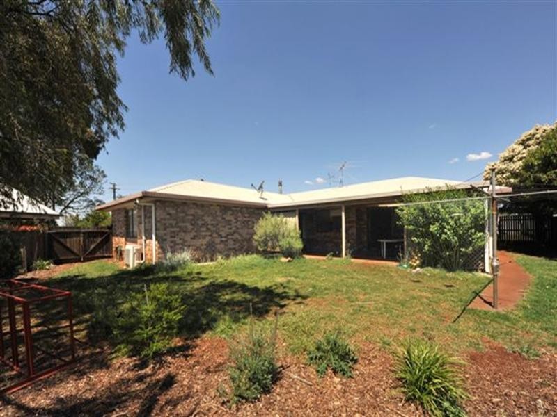 16 Crosby Street, Darling Heights QLD 4350