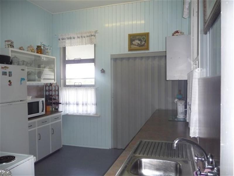 2 Kate Court, Withcott QLD 4352