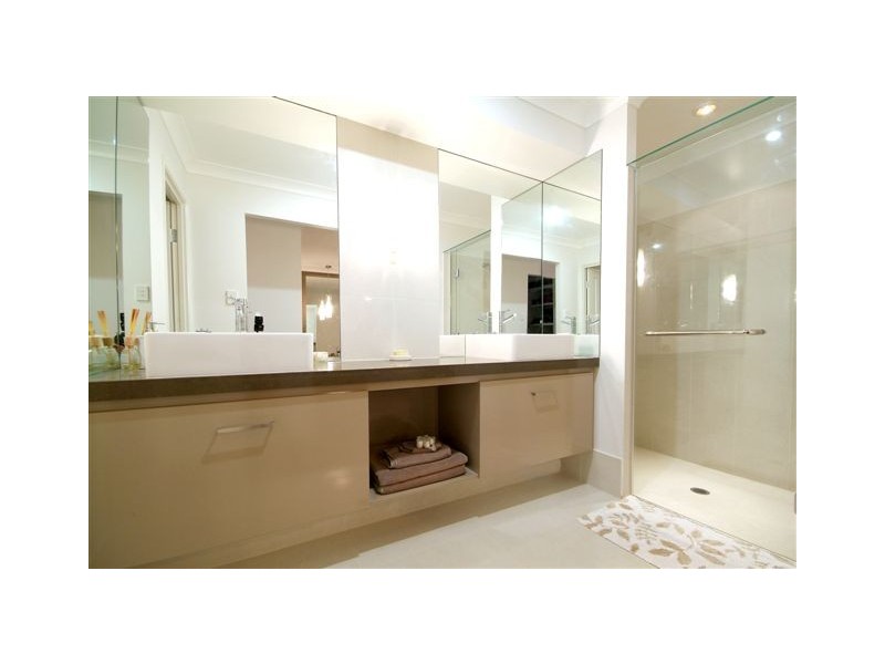 28 Saba Court, Middle Ridge QLD 4350