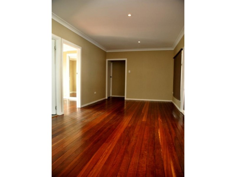 73 Stuart Street, Mount Lofty QLD 4350