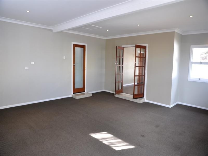 73 Stuart Street, Mount Lofty QLD 4350