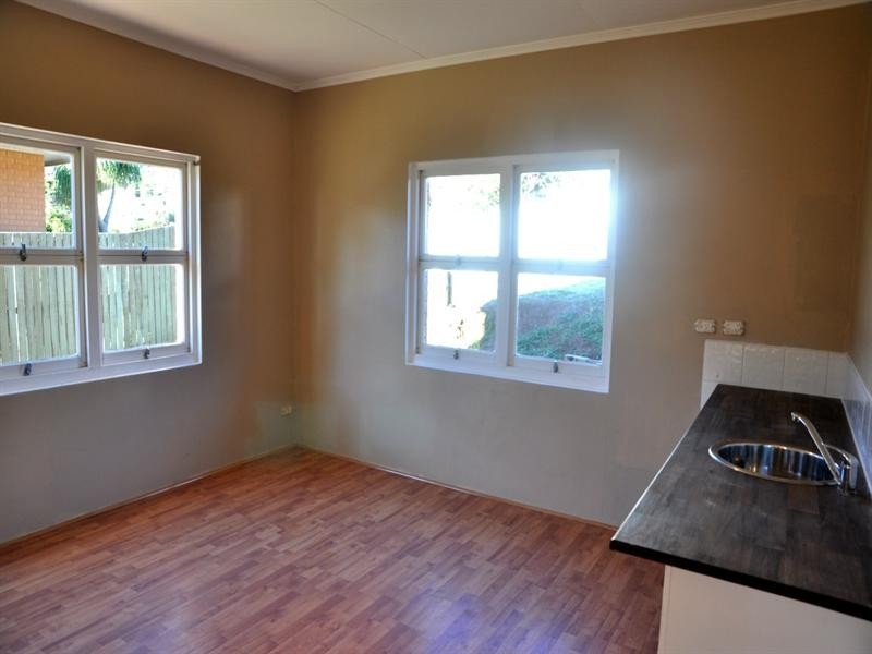 73 Stuart Street, Mount Lofty QLD 4350