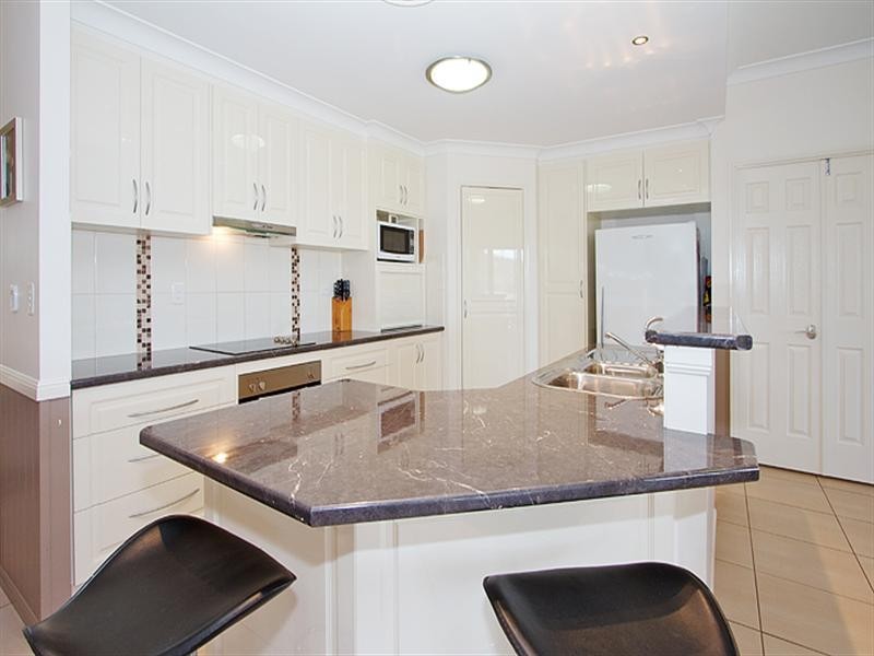 2 Madison Court, Glenvale QLD 4350