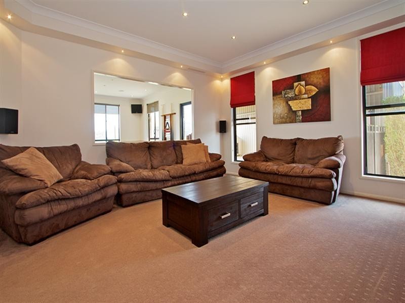 2 Madison Court, Glenvale QLD 4350