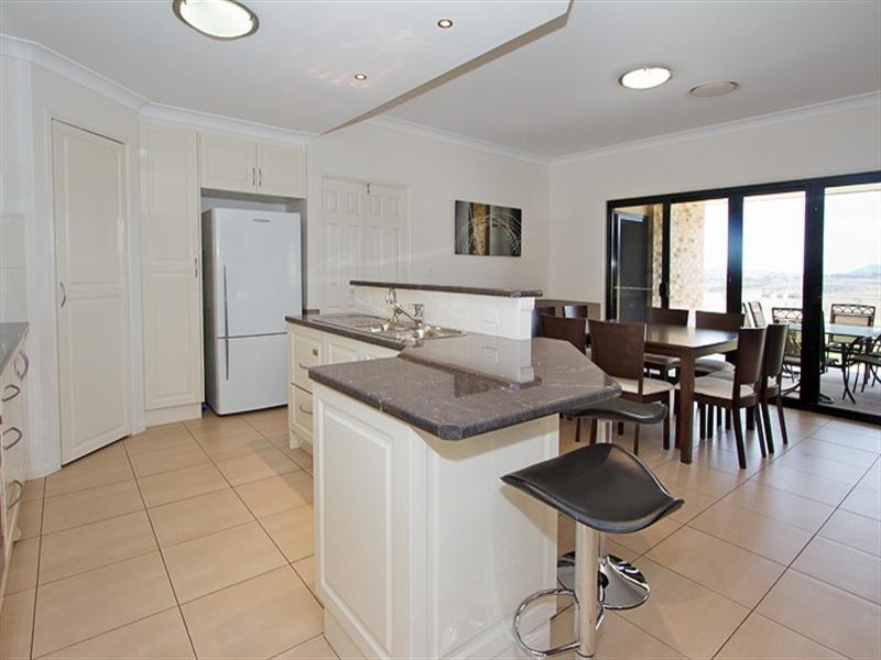 2 Madison Court, Glenvale QLD 4350