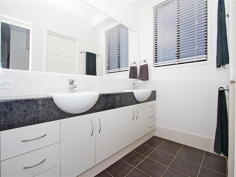 2 Madison Court, Glenvale QLD 4350