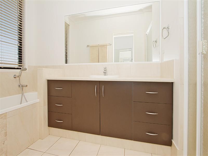 2 Madison Court, Glenvale QLD 4350