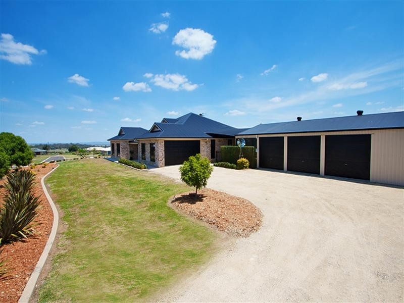 2 Madison Court, Glenvale QLD 4350