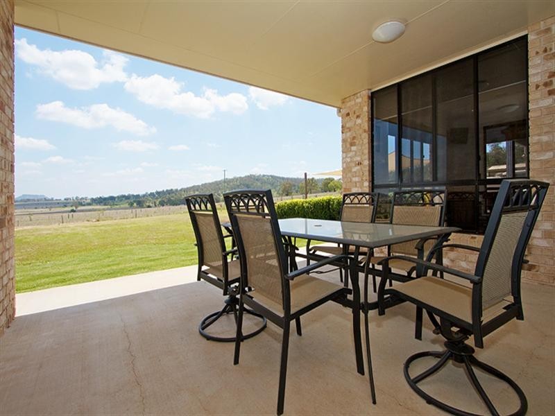 2 Madison Court, Glenvale QLD 4350