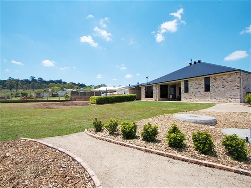 2 Madison Court, Glenvale QLD 4350