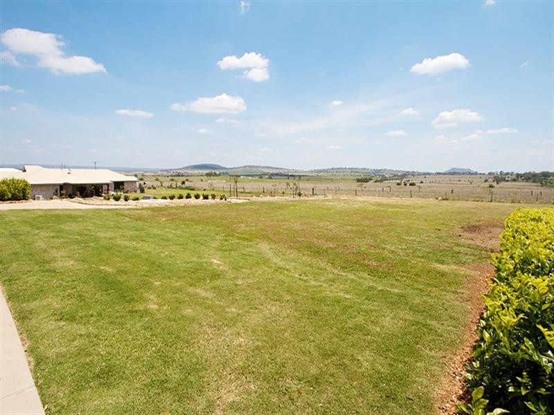 2 Madison Court, Glenvale QLD 4350