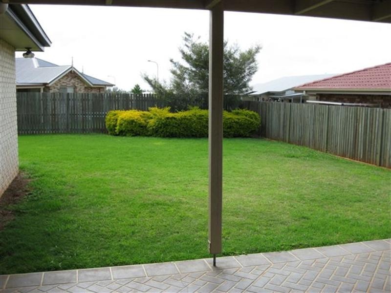 157 Rowbotham Street, Rangeville QLD 4350