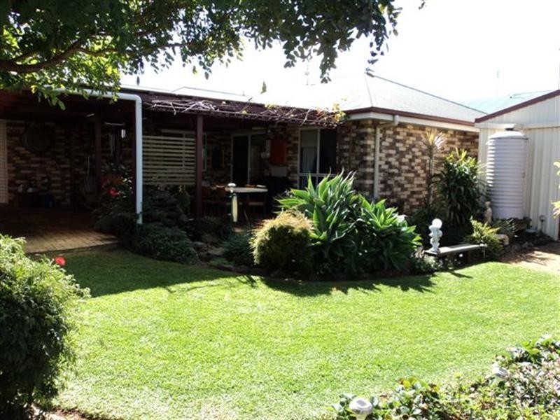 10 Bernborough Court, Glenvale QLD 4350