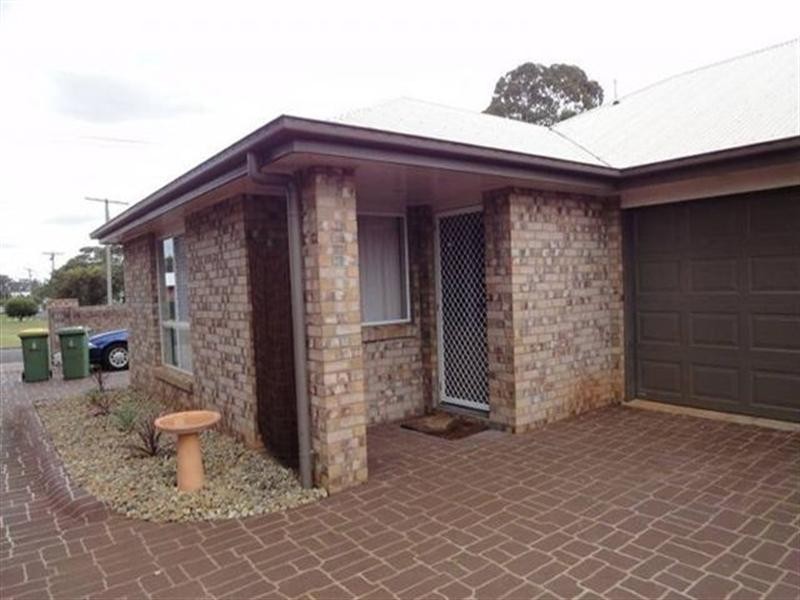 1/27 Devine Street, Harristown QLD 4350