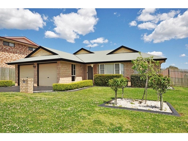 9 La Vista Court, Middle Ridge QLD 4350