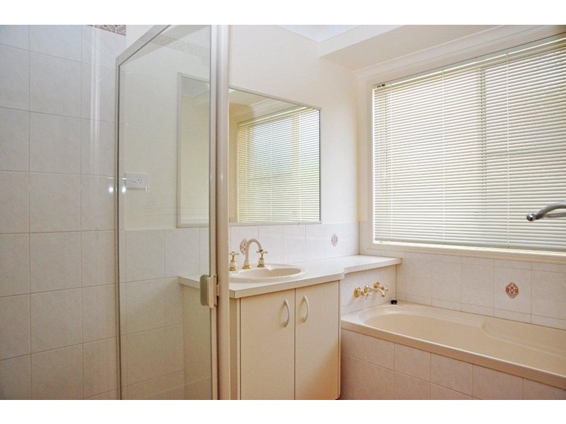 9 La Vista Court, Middle Ridge QLD 4350