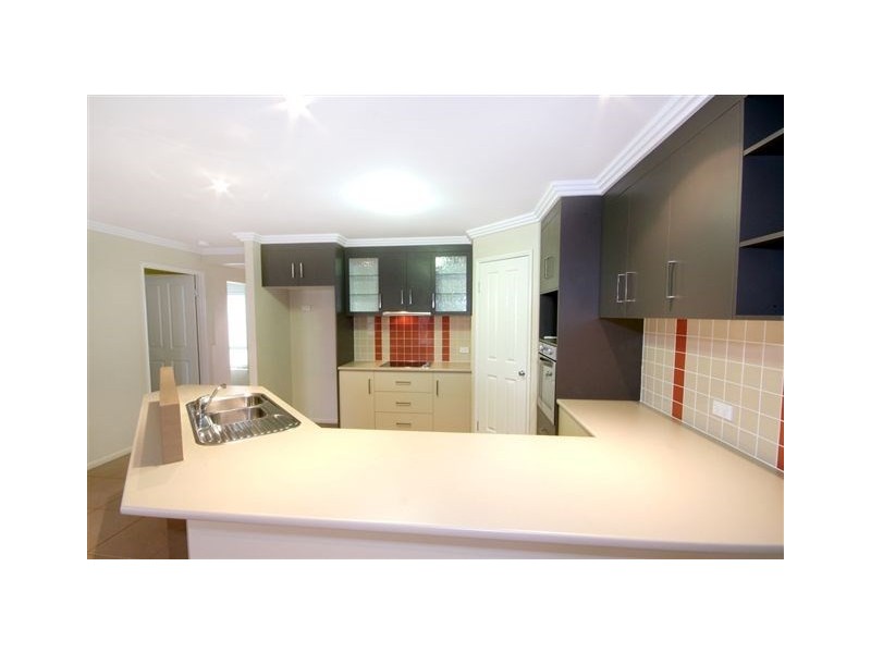 8 Currawong Drive, Highfields QLD 4352