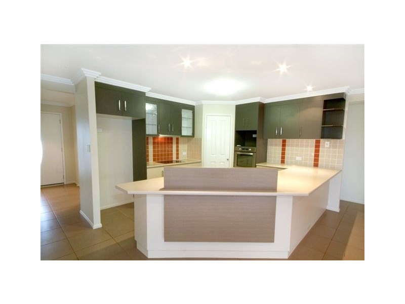 8 Currawong Drive, Highfields QLD 4352