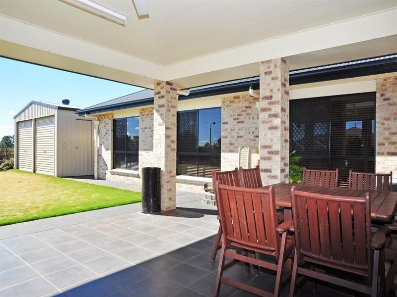 2 Nioka Drive, Highfields QLD 4352