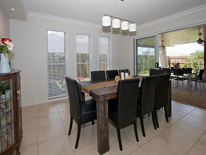 322 Ramsay Street, Middle Ridge QLD 4350