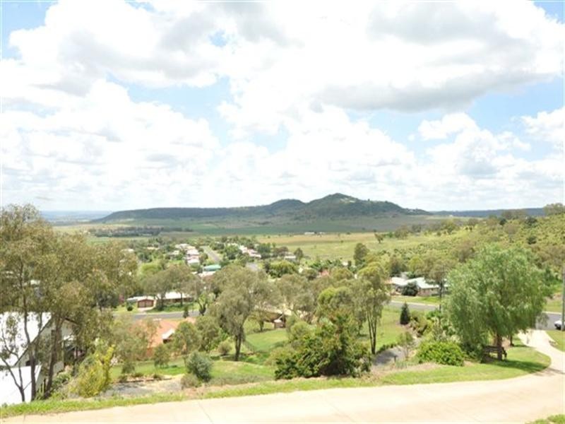 15 Darel Street, Kingsthorpe QLD 4400