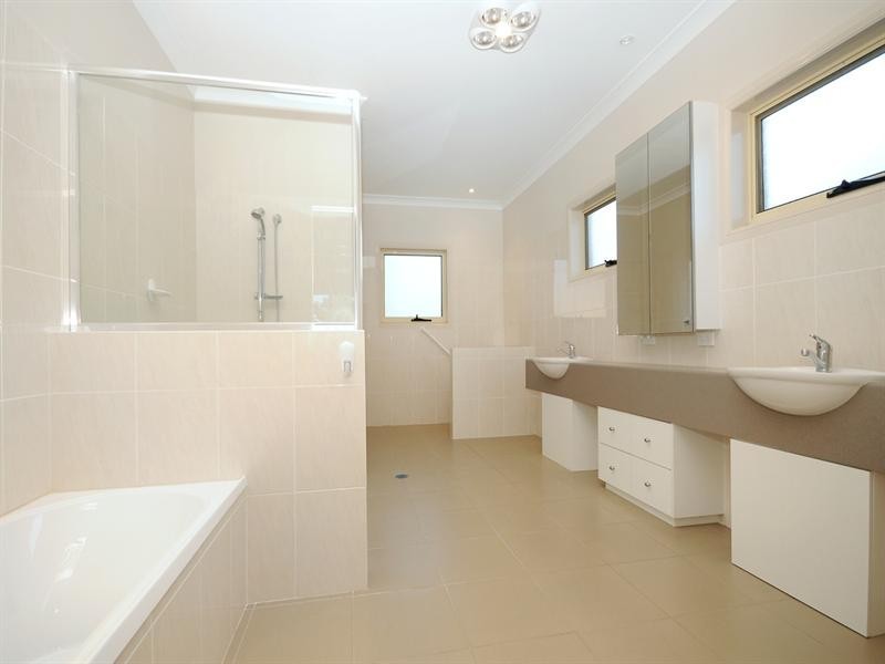 3 James Street, Redwood QLD 4350