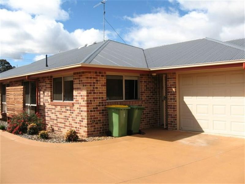 2/8 Ball Street, Drayton QLD 4350