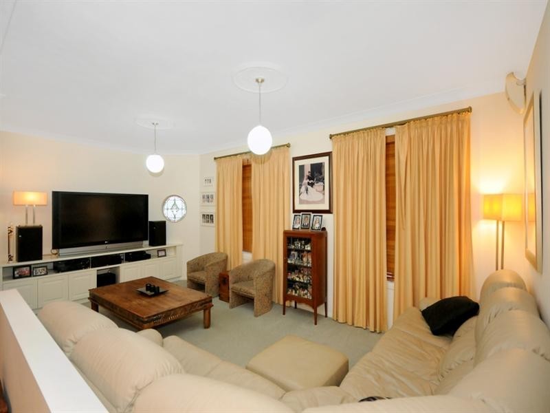 6 Harvey Road, Glenvale QLD 4350