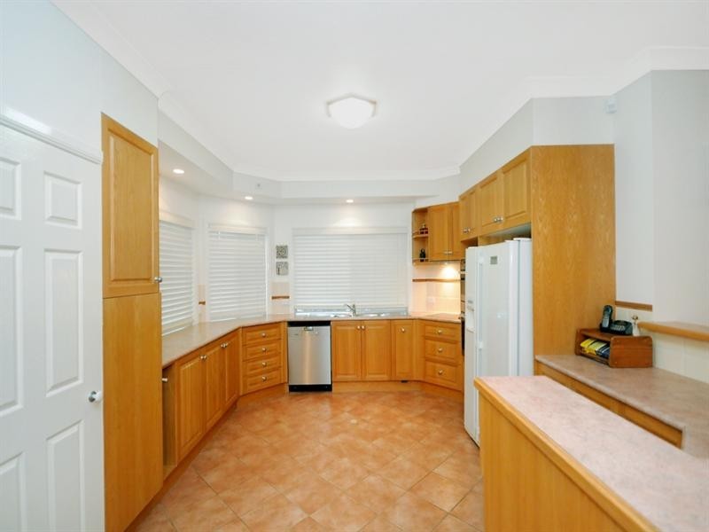 6 Harvey Road, Glenvale QLD 4350