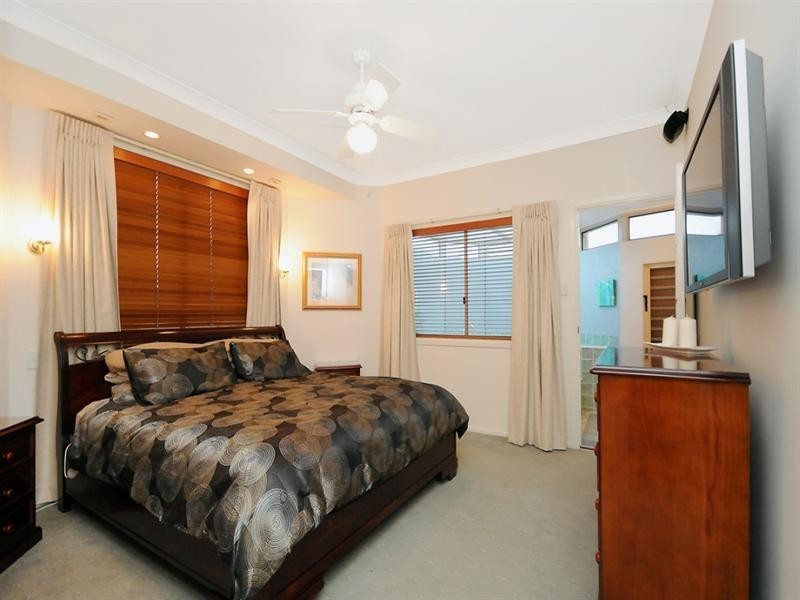 6 Harvey Road, Glenvale QLD 4350