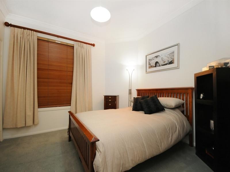 6 Harvey Road, Glenvale QLD 4350
