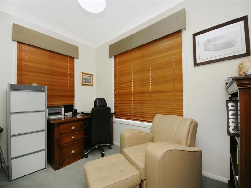 6 Harvey Road, Glenvale QLD 4350