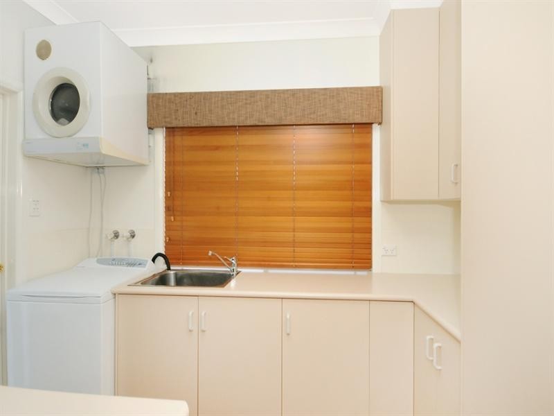 6 Harvey Road, Glenvale QLD 4350