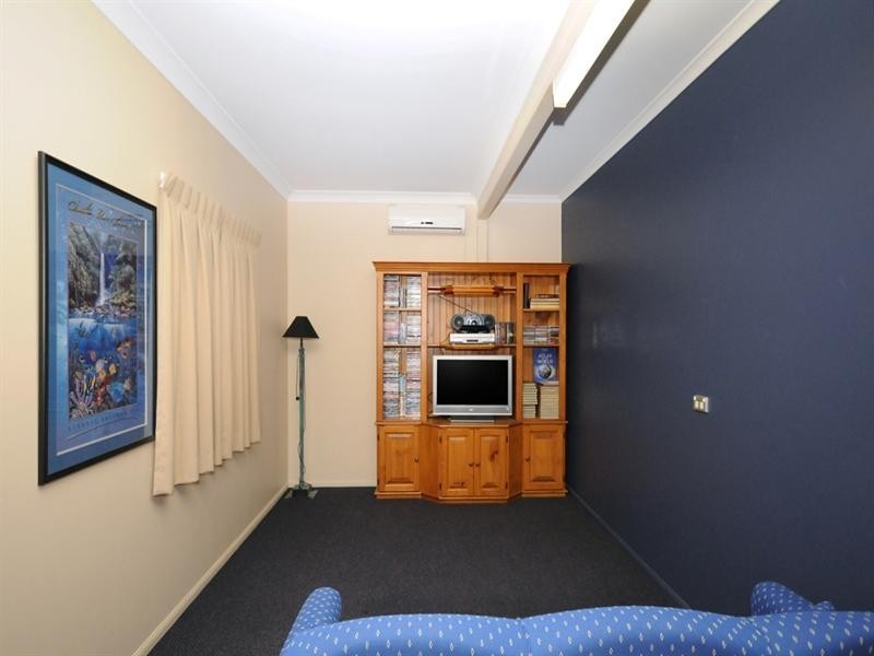 6 Harvey Road, Glenvale QLD 4350