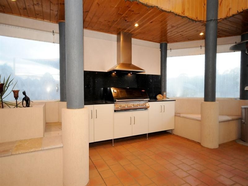 6 Harvey Road, Glenvale QLD 4350