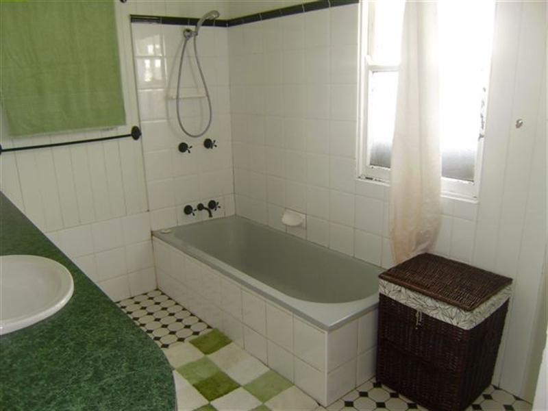 15 Prospect Street, Mount Lofty QLD 4350