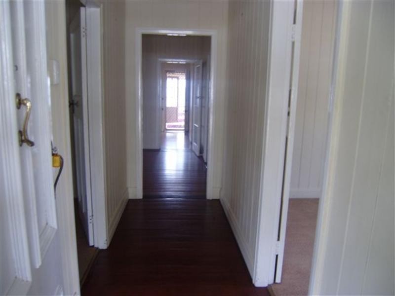 15 Prospect Street, Mount Lofty QLD 4350