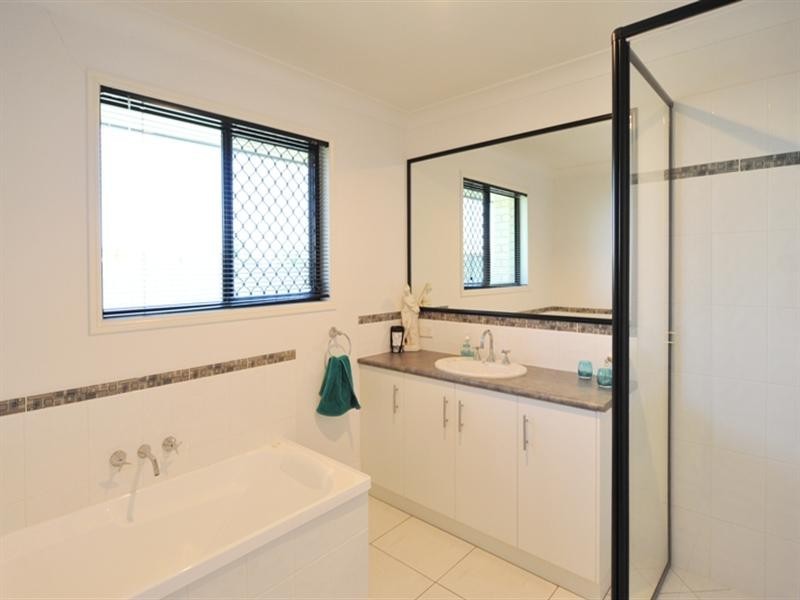 24 Elizabeth Street, Westbrook QLD 4350