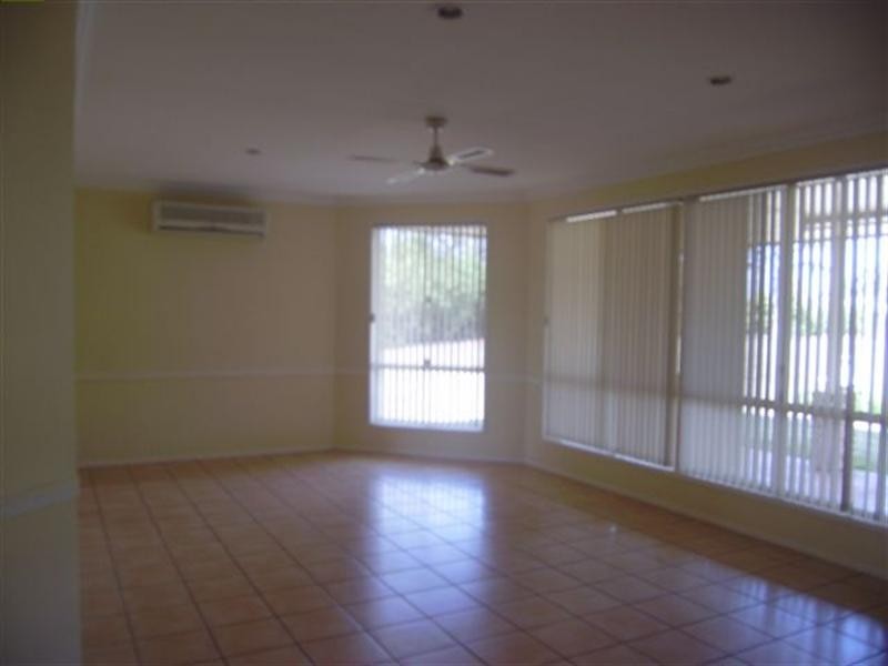 24 Fairview Crescent, Highfields QLD 4352
