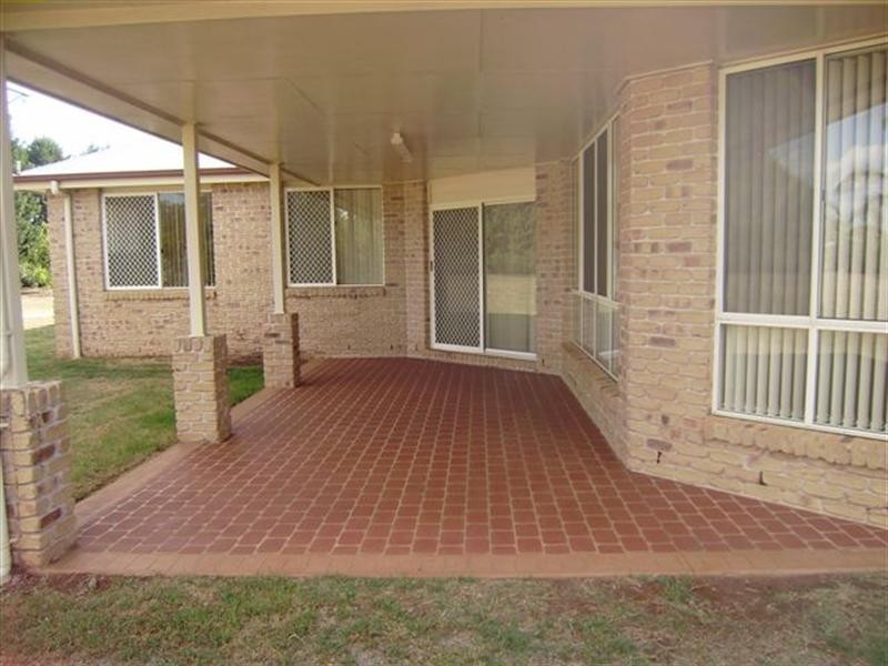 24 Fairview Crescent, Highfields QLD 4352