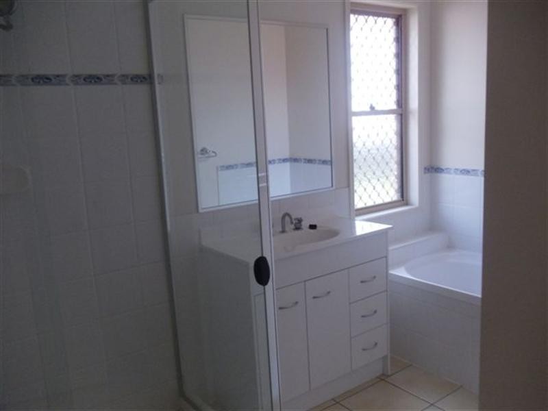 30 Wareena Crescent, Glenvale QLD 4350