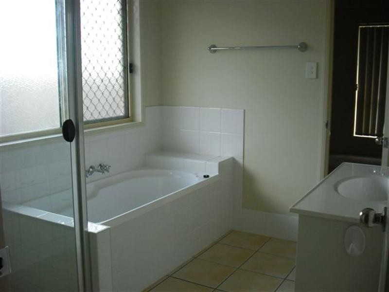 22 Wareena Crescent, Glenvale QLD 4350