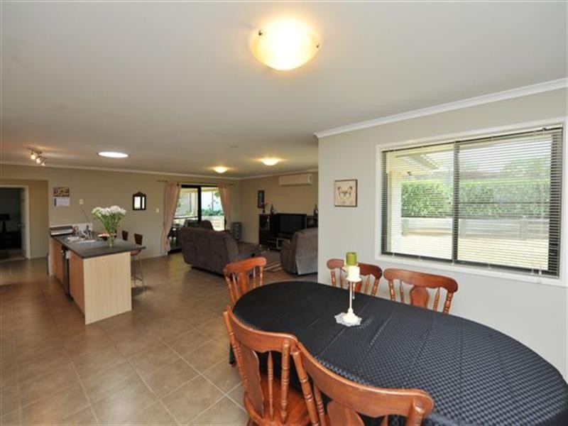 8 Shelley Court, Westbrook QLD 4350