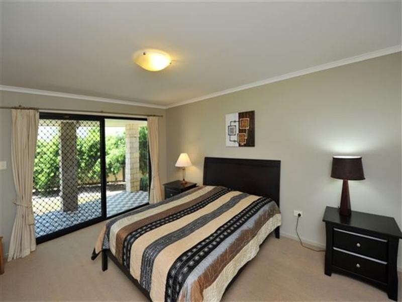 8 Shelley Court, Westbrook QLD 4350