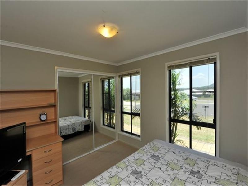 8 Shelley Court, Westbrook QLD 4350