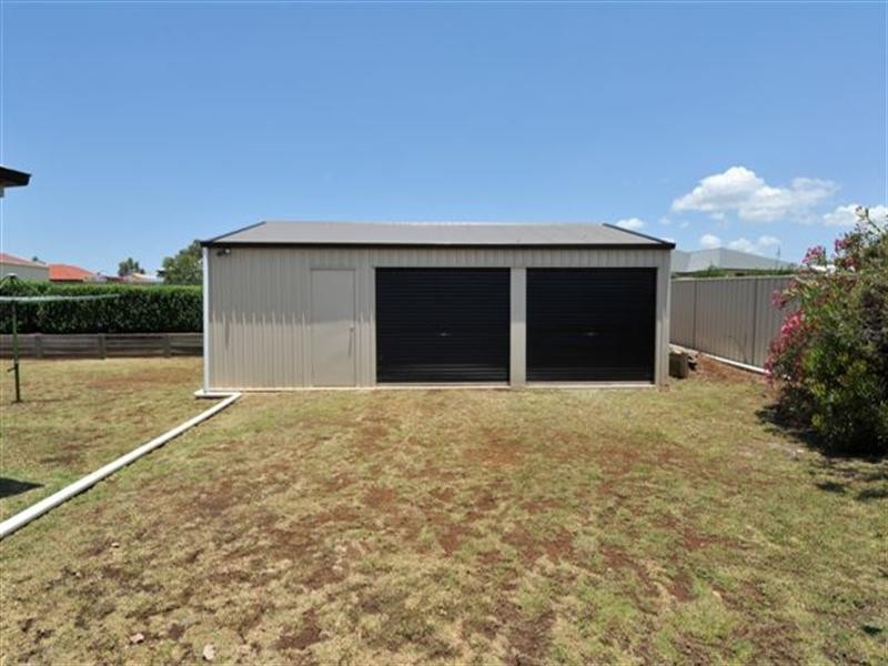 8 Shelley Court, Westbrook QLD 4350